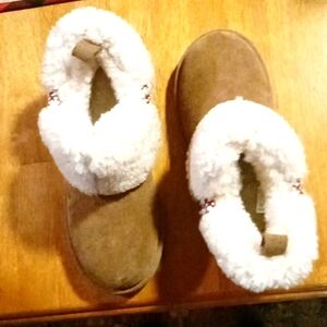 UGG woman's size 6 brown boots